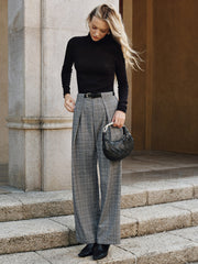 Pantalon large prince-de-galles gris, vue portée de face