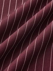 Pantalon rayé à taille asymétrique bordeaux, détail des rayures