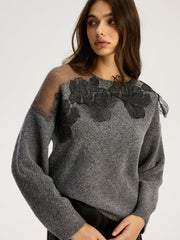 Pull dentelle fleurie col rond