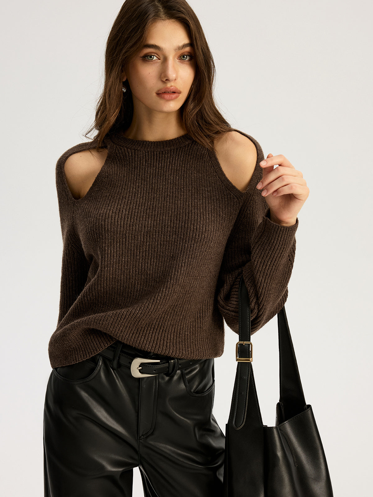 Pull côtelé à découpes