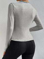 Chemise froncée manches longues gris clair — vue portée de dos