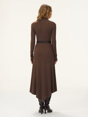 Robe maxi col montant ceinturée