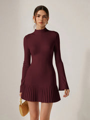 Robe mini col montant ourlet plissé