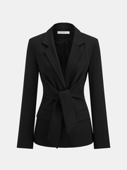 Blazer noir à nœud — vue de face, détail du nœud à la taille