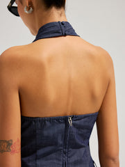 Ensemble top dos nu et pantalon denim