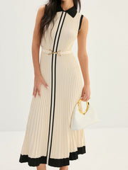 Robe longue à col contrasté
