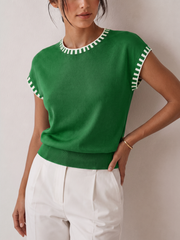 Top tricot bordure contrastée vert émeraude — vue portée de face