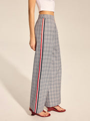 Pantalon à carreaux bande latérale gris, détail de la bande