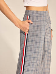 Pantalon à carreaux bande latérale gris, détail de la taille