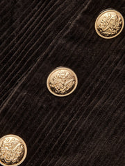 Pantalon velours côtelé jambe tonneau marron, détail des boutons