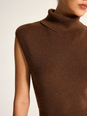 Robe pull col roulé fente latérale