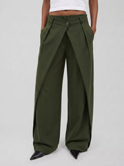 Pantalon croisé à jambes amples olive, vue portée de face