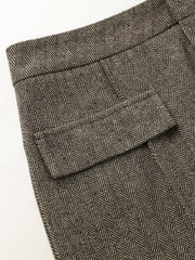 Pantalon ample en tweed brun, détail de poche