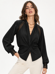 Blouse froncée à empiècements dentelle