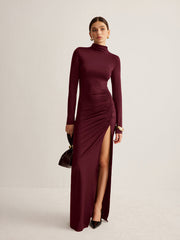 Robe maxi plissée col montant fendue