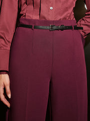 Pantalon cropped jambe large bordeaux, détail de la ceinture