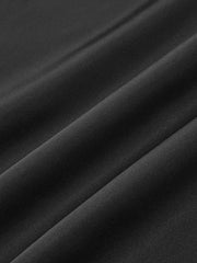 Pantalon satin noir dos élastique, détail du satin