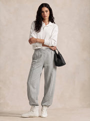 Pantalon de jogging barrel gris clair, vue portée de face