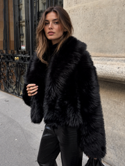 Manteau court fourrure synthétique noire