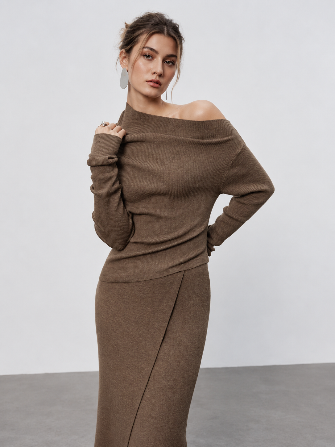 Top caramel col asymétrique manches longues