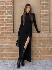 Robe longue moulante col montant fendue