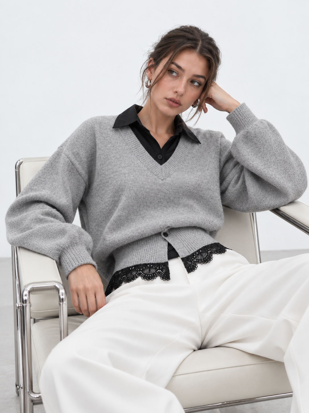 Pull col contrasté bord dentelle