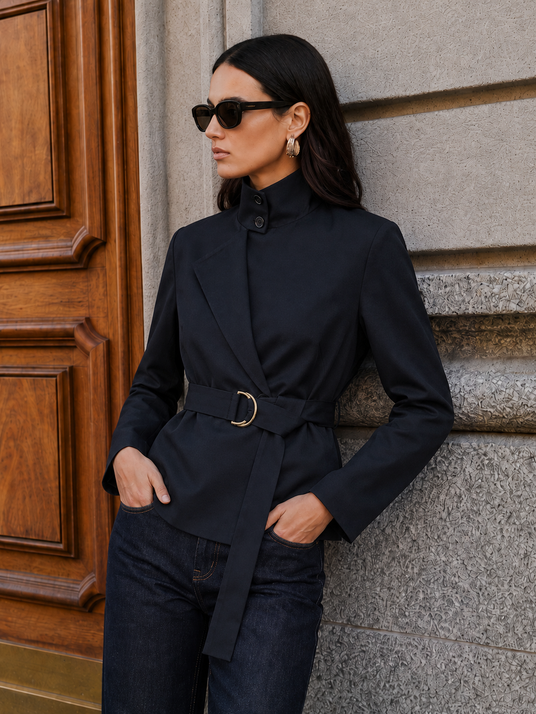Veste noire col montant ceinturée