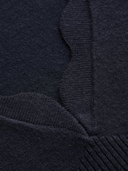 Pull col V bord festonné