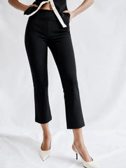 Pantalon flare court stretch noir, vue portée de face