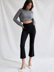 Pantalon flare court stretch noir, vue portée de face