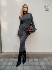Robe longue côtelée froncée