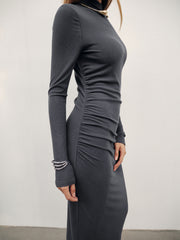 Robe longue côtelée froncée