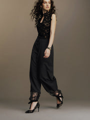 Pantalon ballon à dentelle noir, vue portée, trois quarts