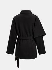 Manteau noir à col cape