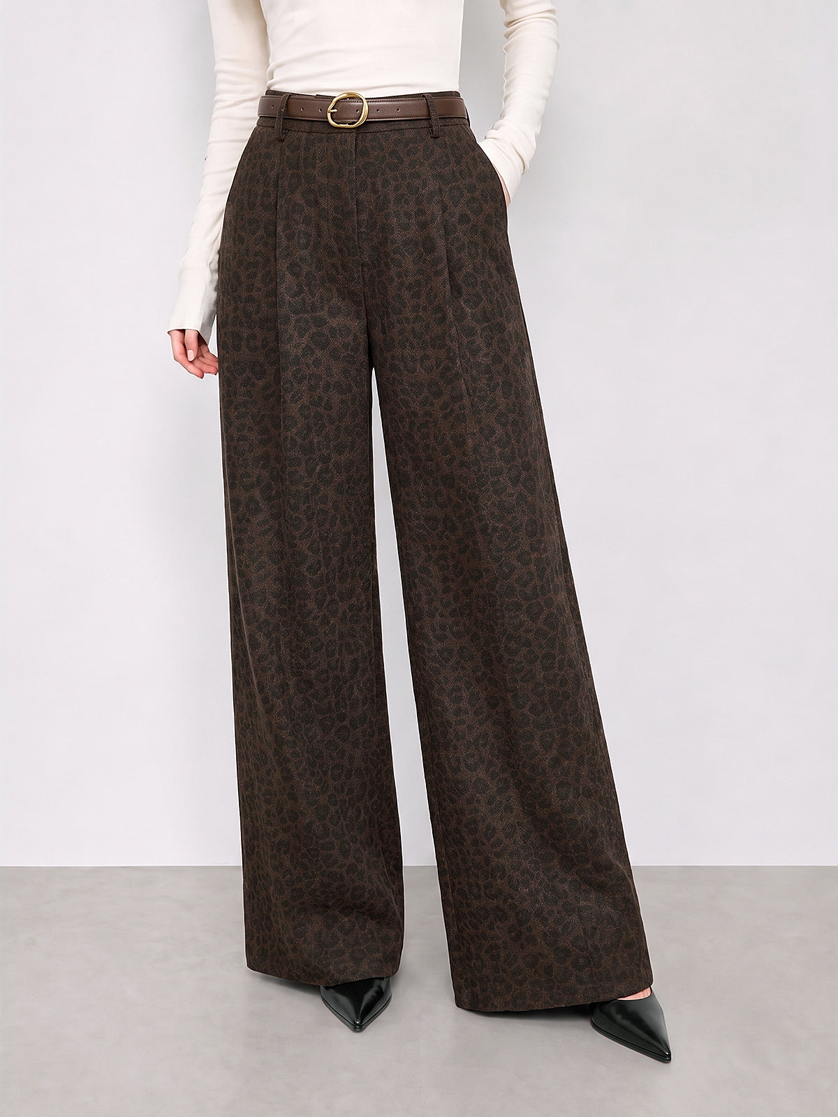 Pantalon léopard jambe large ceinture, vue portée de face