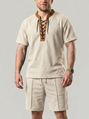 Ensemble haut col lacé beige — vue portée de face, haut et short assortis