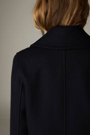 Veste caban bleu marine, détail du col de dos