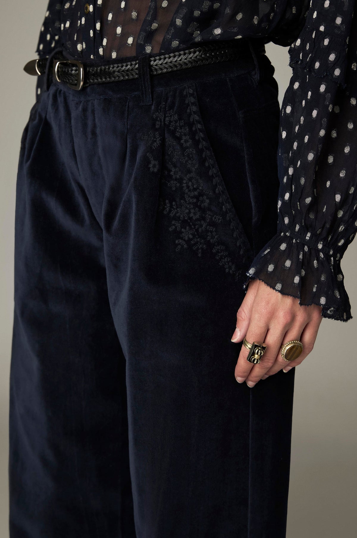 Pantalon en velours brodé
