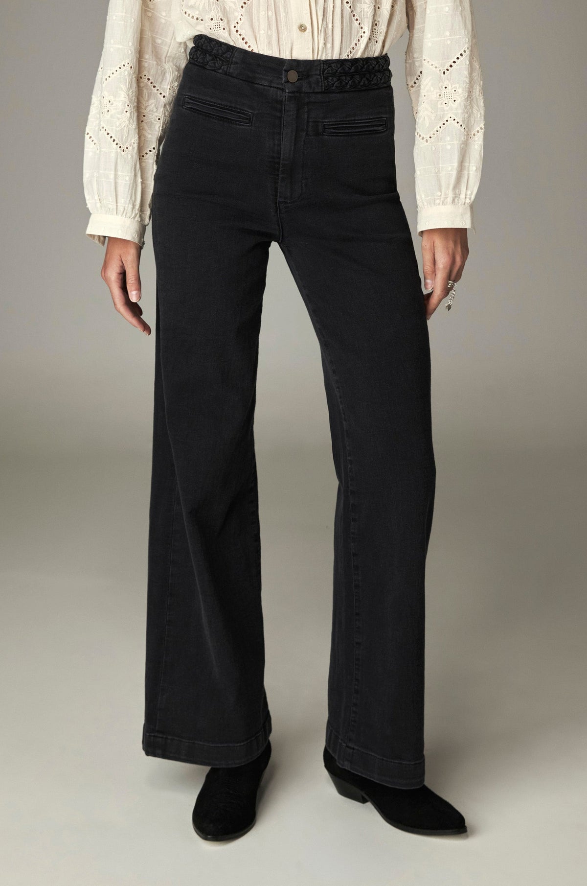 Pantalon large à jambe nette