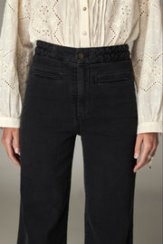 Pantalon large à jambe nette
