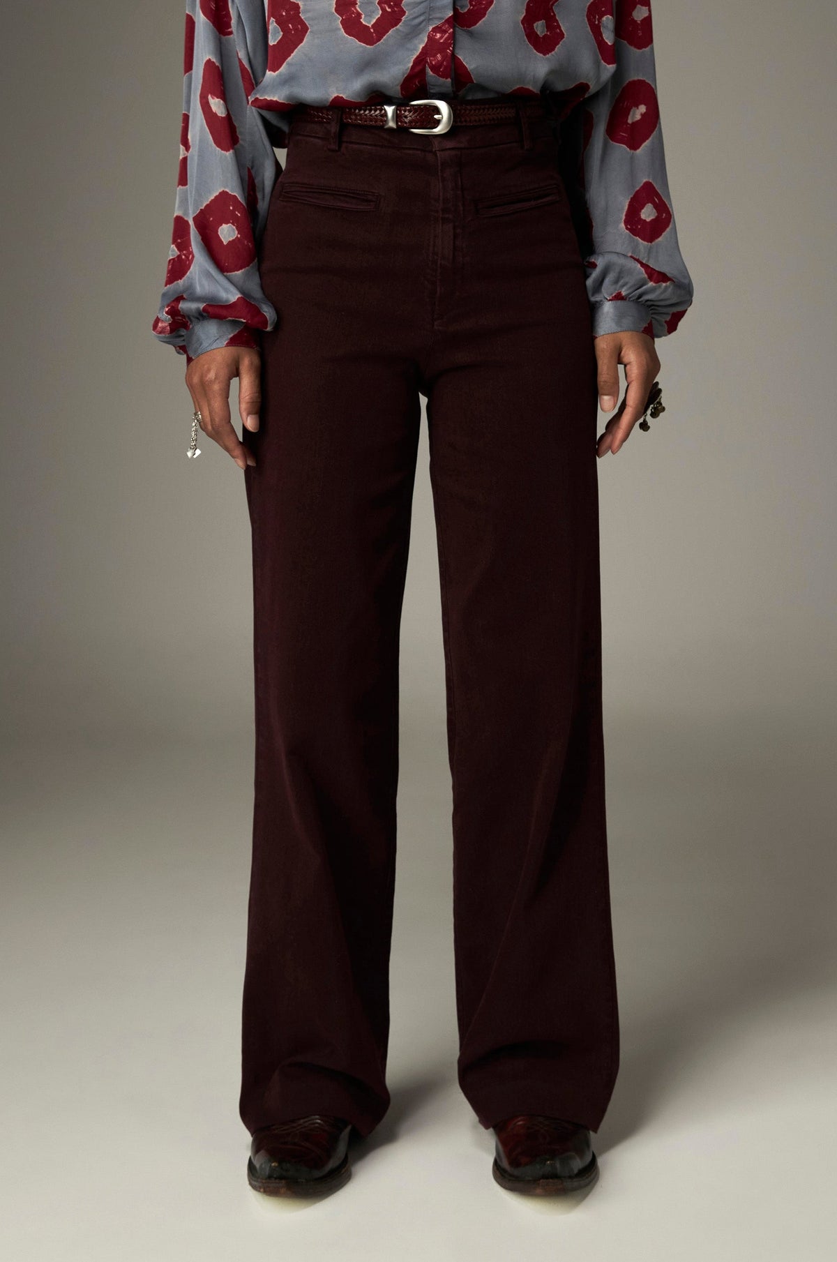 Pantalon large à jambe nette