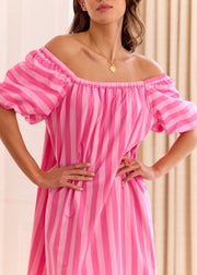 Robe longue rayée fuchsia col bardot