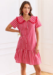 Robe rayée rouge volantée