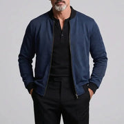Blouson zippé bleu marine à col court, vue portée de face