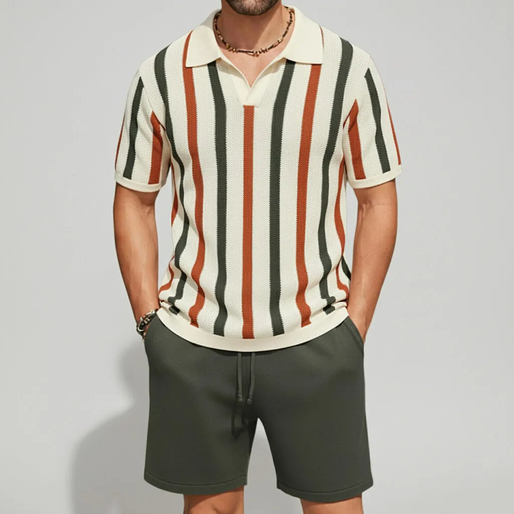 Ensemble polo rayé short — vue portée de face, polo rayé et short vert foncé