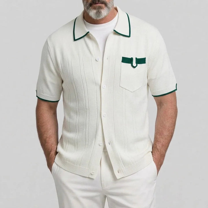 Chemise blanche à poche poitrine, vue de face