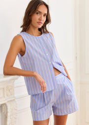 Top bleu rayé rouge boutonnée