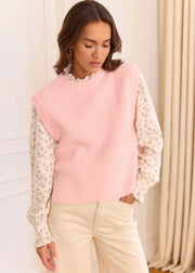 Pull rose Diego — vue portée de trois-quarts