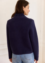 Gilet marine col montant volanté — vue de dos