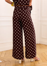 Pantalon chocolat à pois blancs